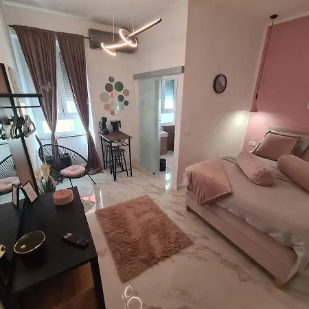 Premium Class - Free Parking 아파트 *